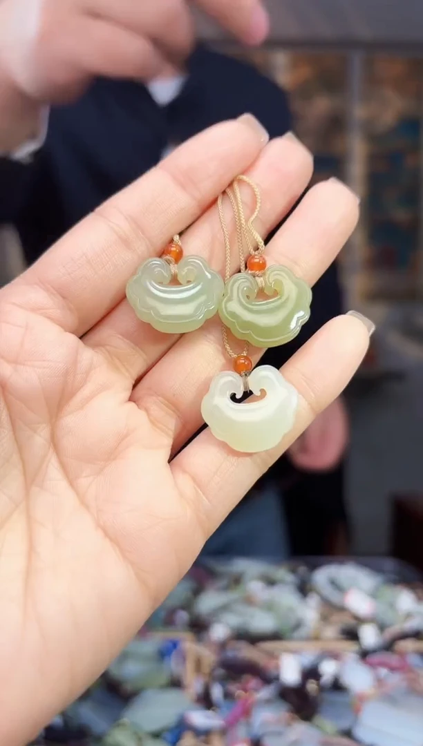 【闪购商品】和田玉挂件未镶嵌拍一发一多样性发货