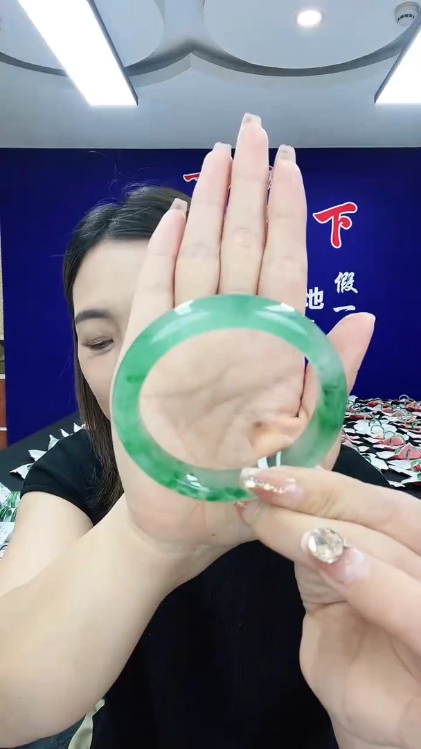 石英质玉（非洲翠）手镯合金1