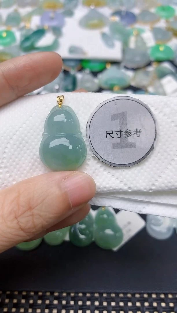 翡翠18K金镶嵌颈饰天然缅甸A货翡翠