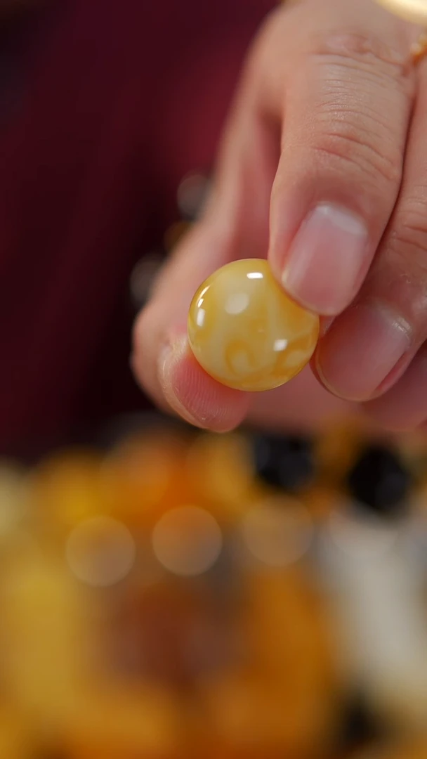 【闪购商品】蜜蜡颈饰未镶嵌黄白花圆珠4.46