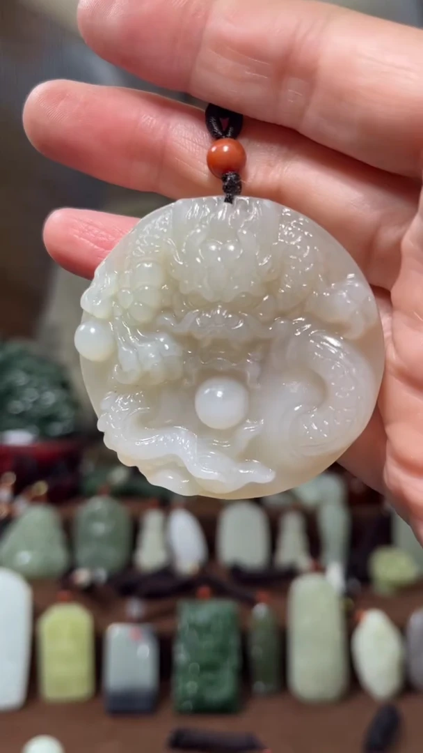 颈饰未镶嵌和田玉·