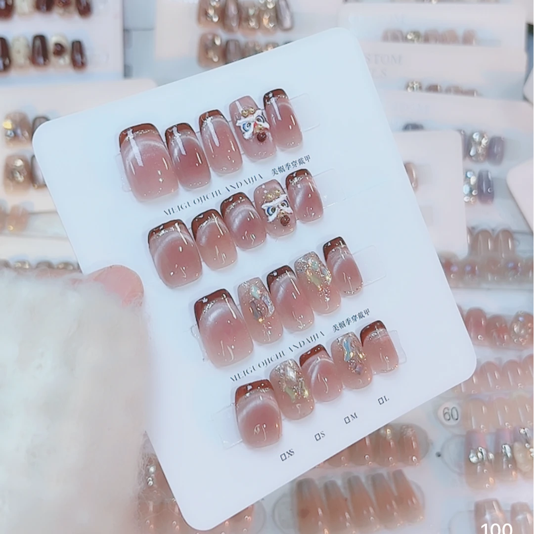 狮狮如意---新年手工美甲