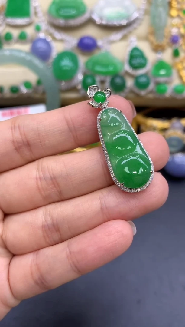 颈饰18K金镶嵌翡翠333-中国好珍宝