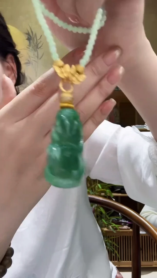 颈饰未镶嵌翡翠吊坠