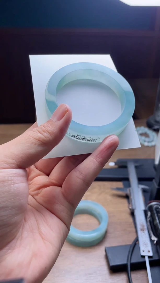 未镶嵌手镯定制翡翠抖****者定制