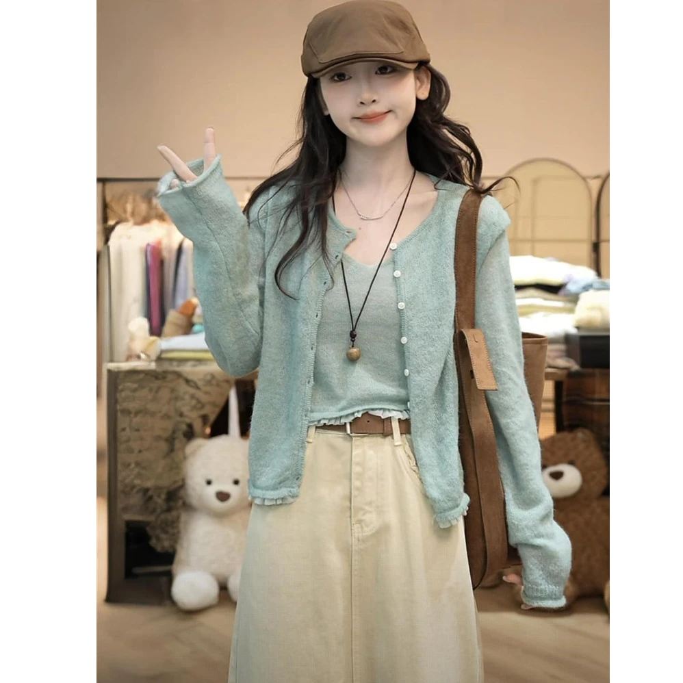 网红洋气炸街女装2025秋季穿搭一整套绿色针织开衫吊带上衣两件套