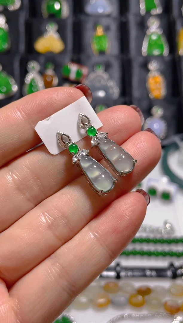 未镶嵌翡翠耳饰天然翡翠多样性发货