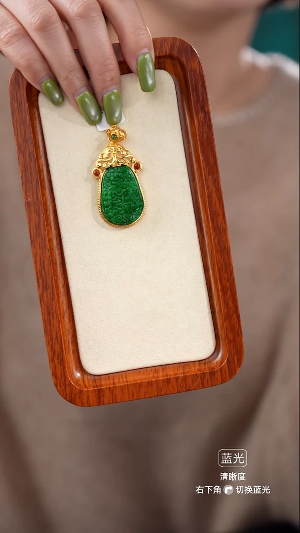 颈饰未镶嵌翡翠吊坠