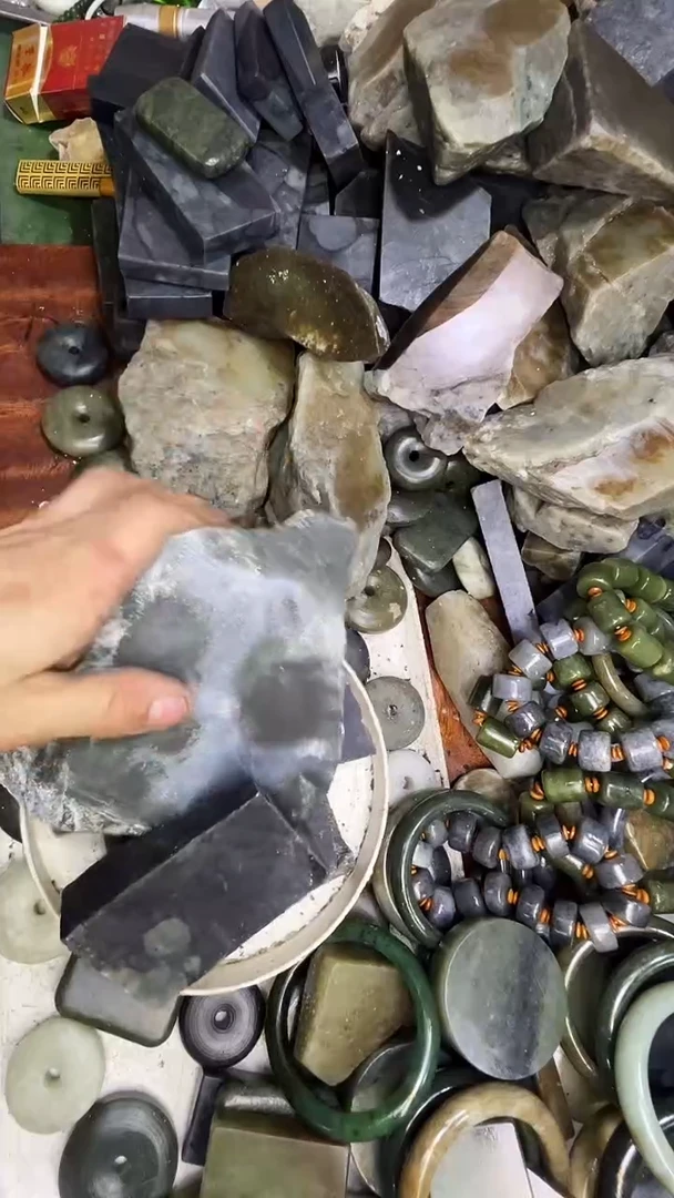 未镶嵌和田玉珠宝半成品毛料