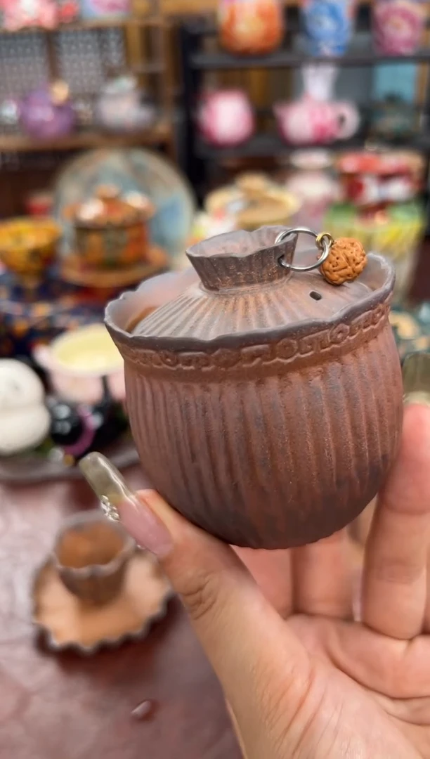 素慕堂粗陶仿古竖纹手抓壶