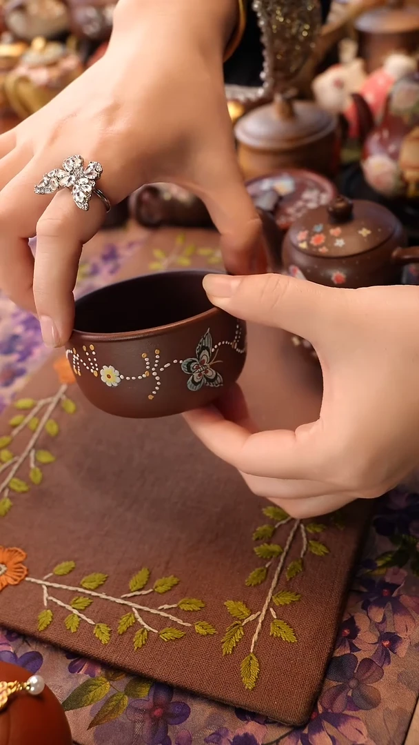 茶壶紫砂樟泽堂 缠枝莲蝴蝶杯