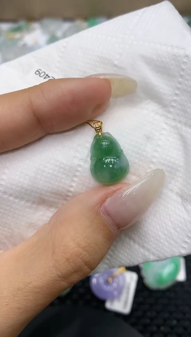 颈饰18K金镶嵌翡翠111111111111