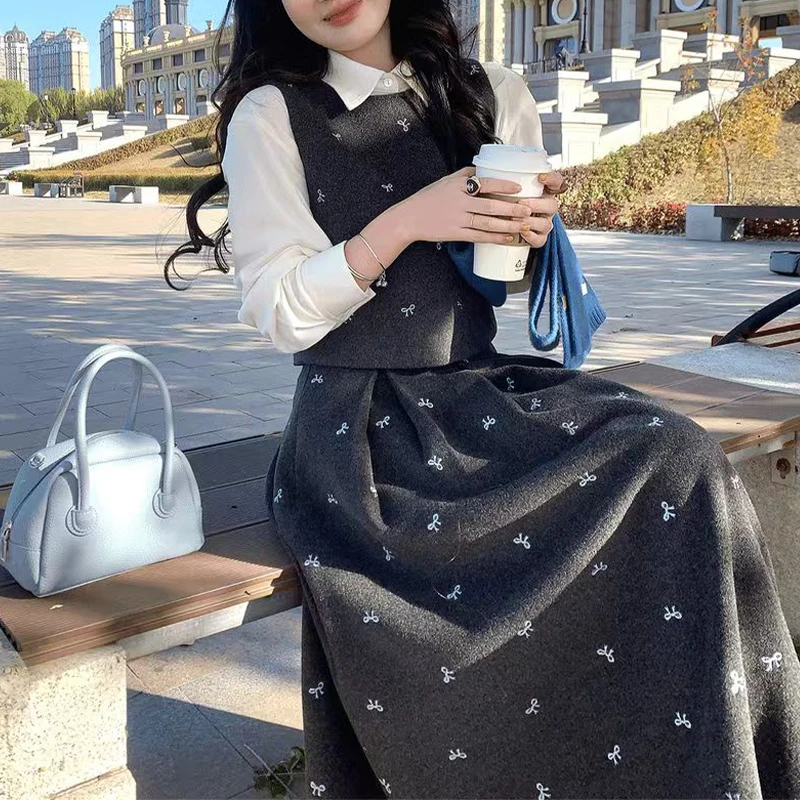 韩系温柔风时尚潮流套装女2025年秋冬新款设计感宽松百搭两件套