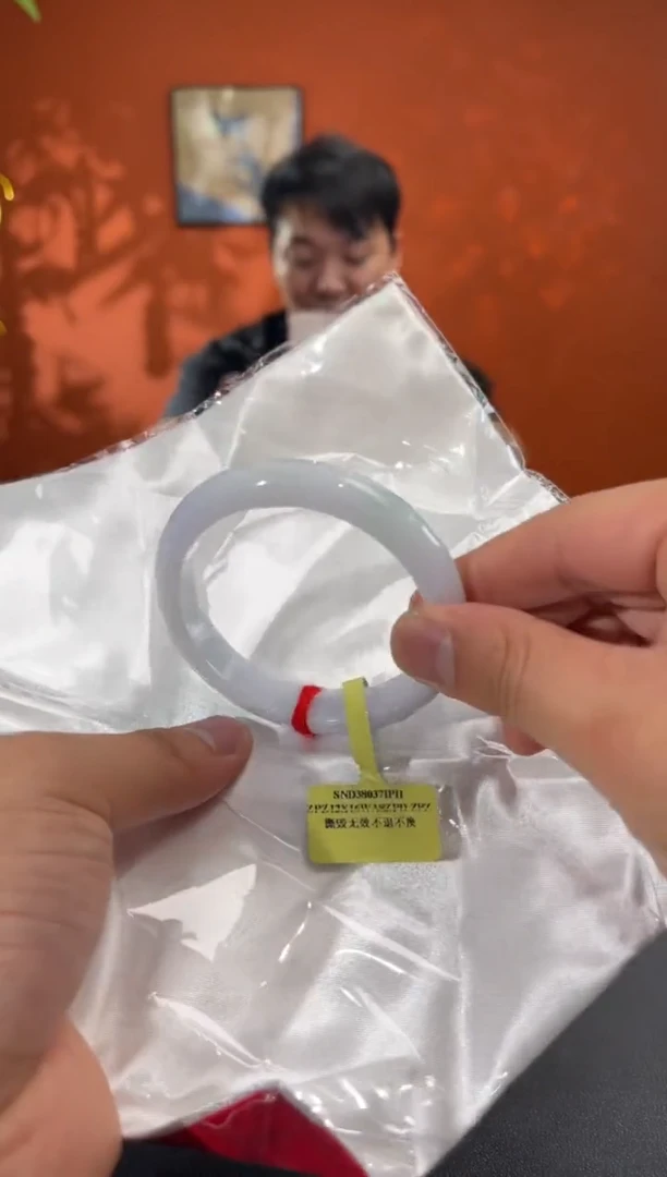 未镶嵌手镯翡翠翡翠手镯