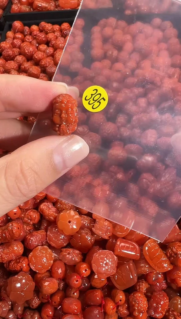 颈饰未镶嵌南红玛瑙1