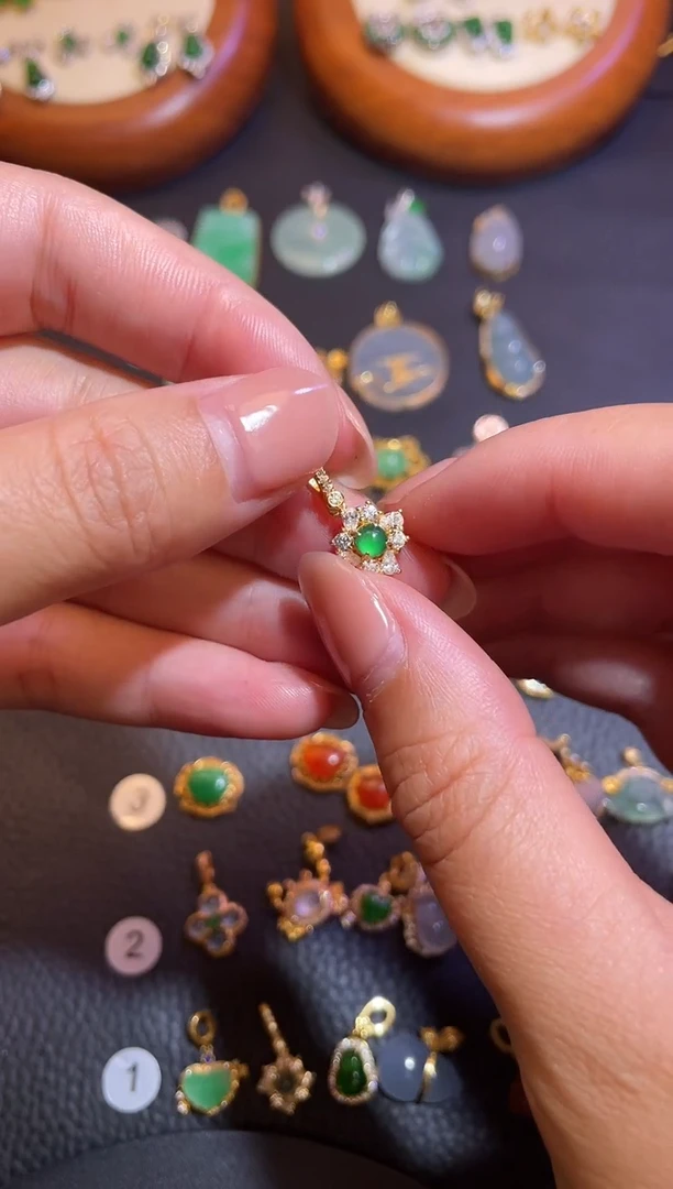 颈饰银S925镶嵌翡翠a货翡翠