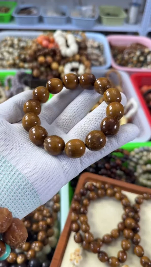 白玉菩提手串17左右紫金鼠手串