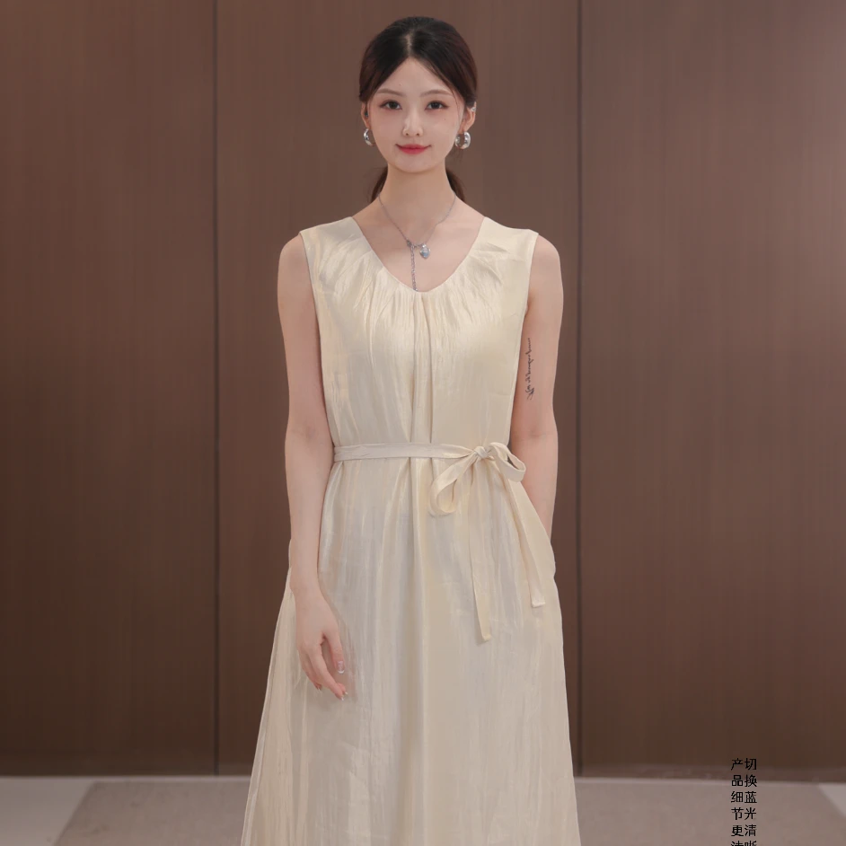 莲的百万【】时尚气质小众显瘦U领连衣裙XJ25Z031