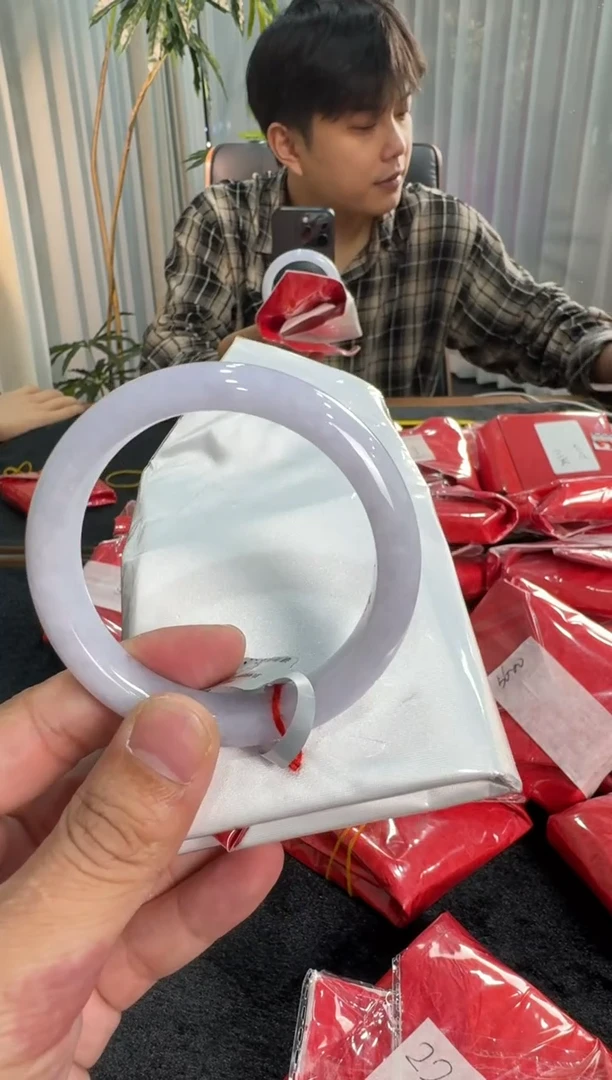 未镶嵌定制翡翠5066毛货不退不换  59-60圈