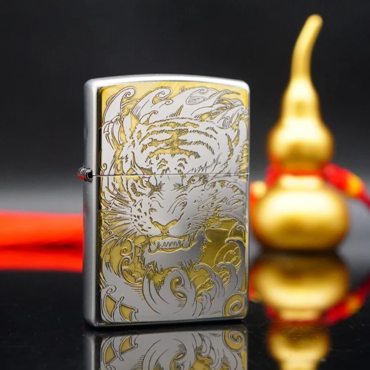 ZIPPO/之宝ZIPPO打火机 老虎头XF常规磨砂银填金精雕 DYJ1