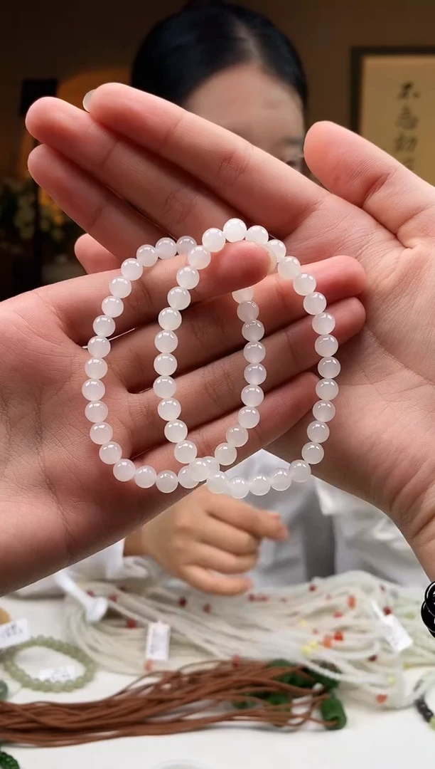 未镶嵌手链和田玉卡6左右白玉手串多样性发一