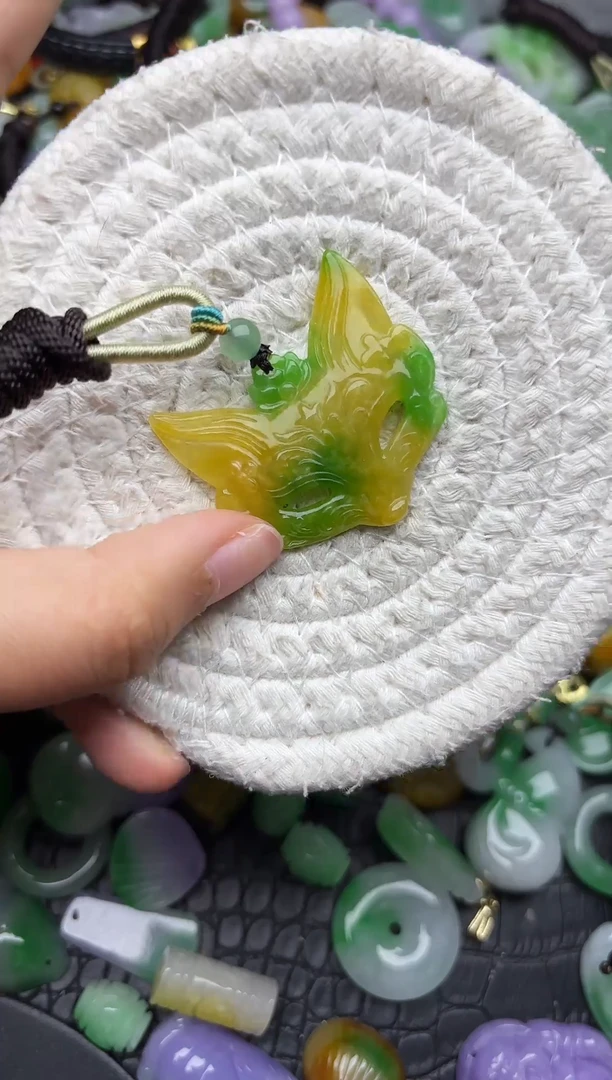 颈饰未镶嵌翡翠缅甸翡翠吊坠