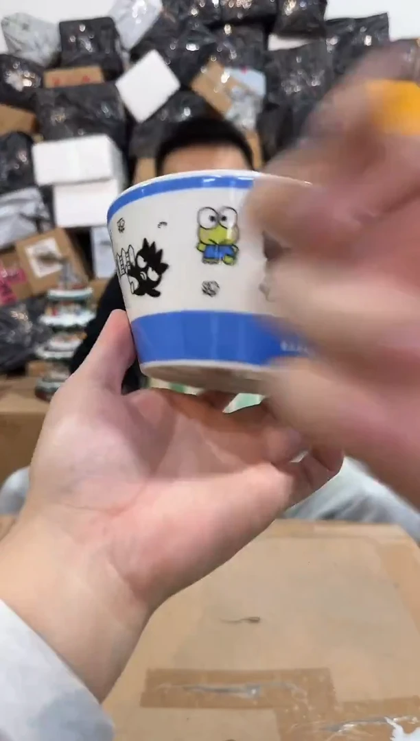 瓷片蓝色三丽鸥腕