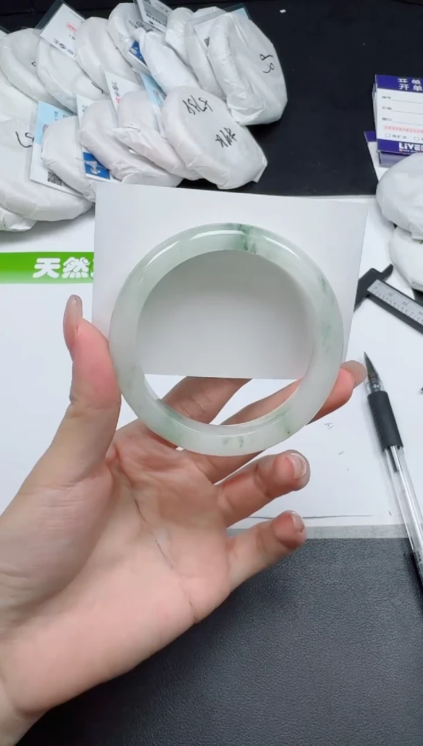 未镶嵌手镯石英质玉0150-556