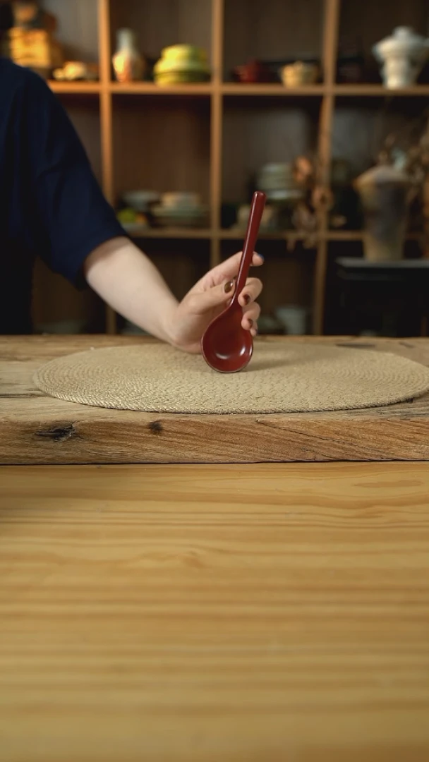 复古红色系列的长柄勺1个