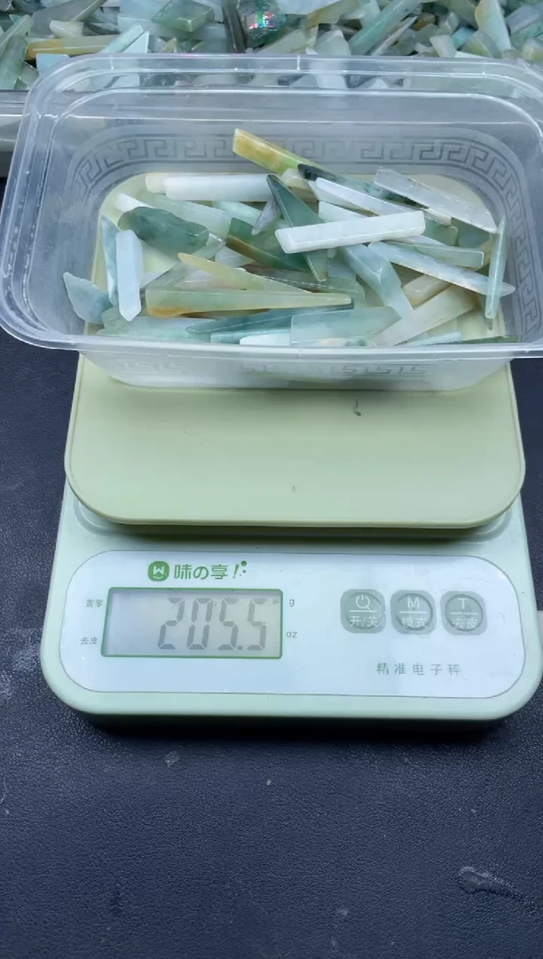 【闪购商品】翡翠颈饰未镶嵌缅甸天然翡翠中号200克51