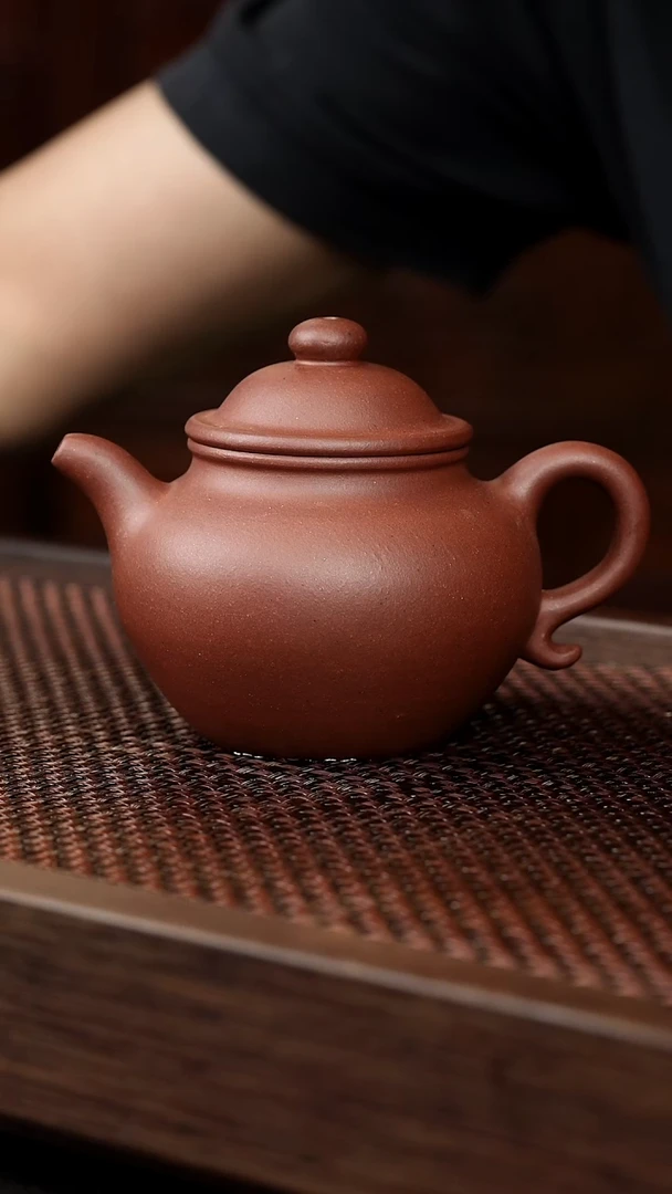 茶壶紫砂底槽清莲子