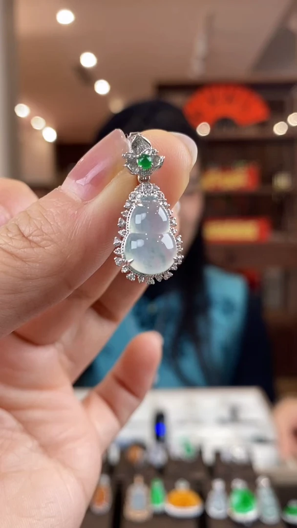 【闪购商品】翡翠吊坠(不含链)18K金镶嵌翡翠包镶葫芦