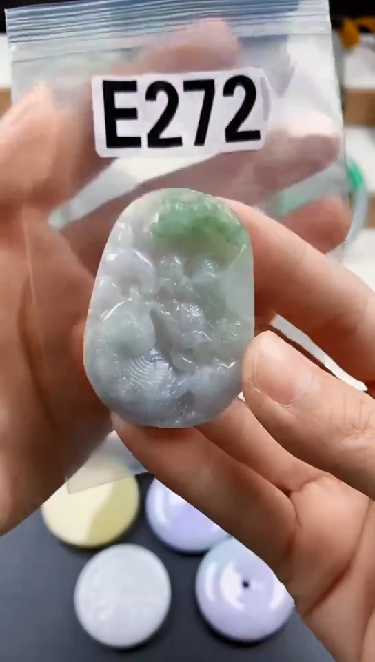 颈饰未镶嵌翡翠天然翡翠吊坠挂饰