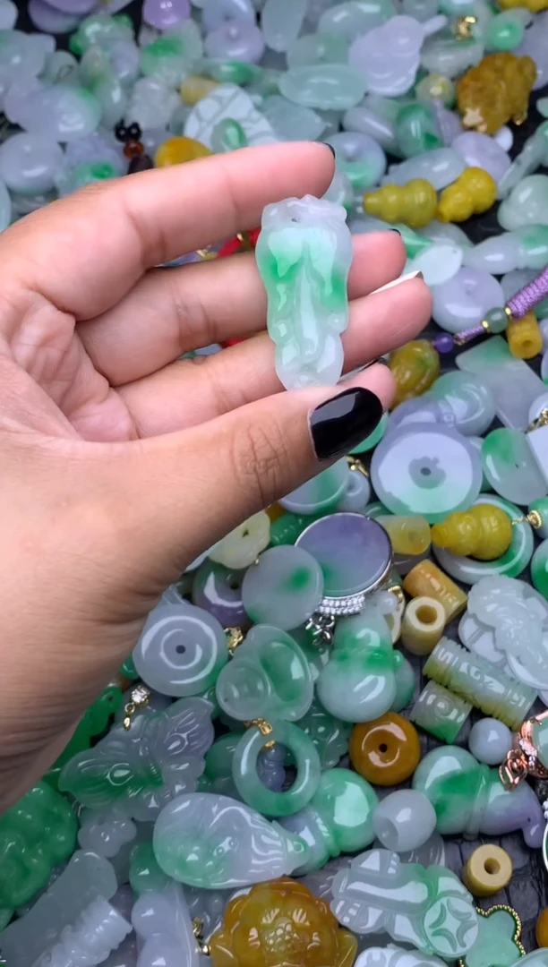 翡翠未镶嵌颈饰天然缅甸翡翠吊坠