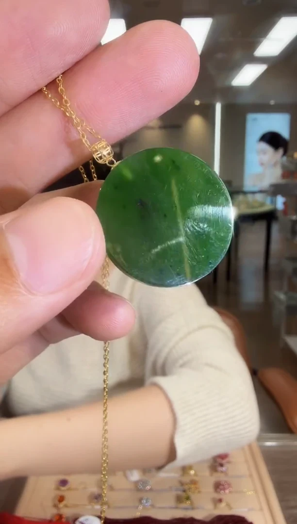 吊坠(赠链)18K金镶嵌和田玉35
