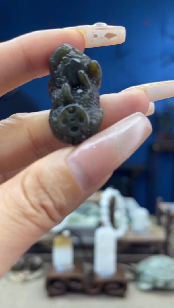 和田玉未镶嵌颈饰1