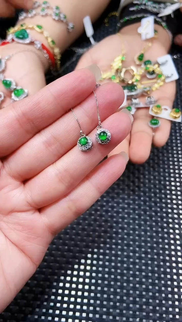 【闪购商品】翡翠耳饰未镶嵌111111111
