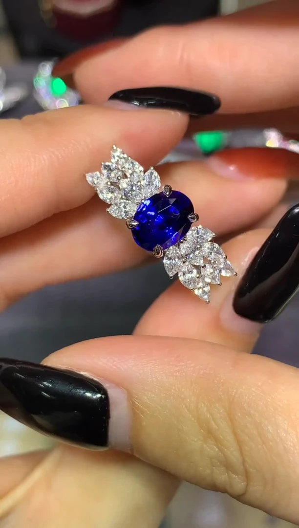 戒指蓝宝石18K金镶嵌2.03CT
