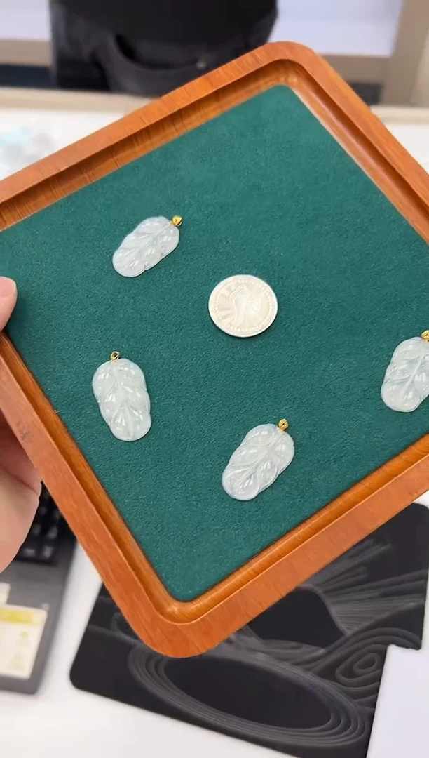 翡翠18K金镶嵌吊坠(不含链)15-多样性发一