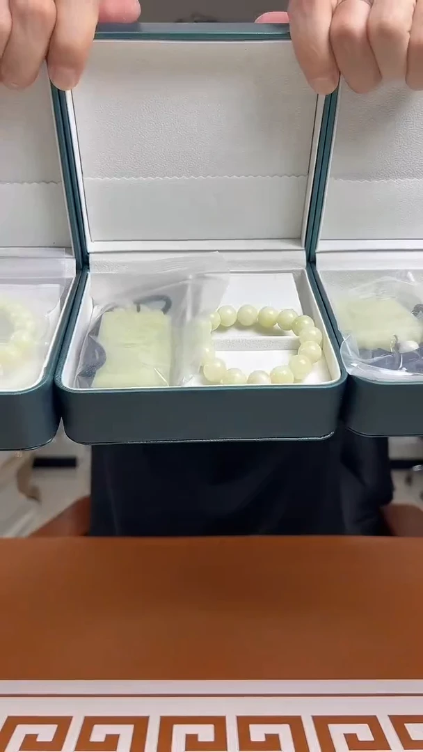 未镶嵌透闪石-蛇纹石玉颈饰多样性发货一件