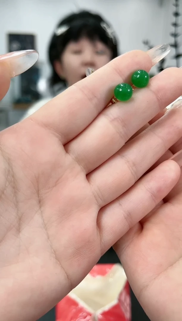 【闪购商品】石英质玉耳钩未镶嵌·1