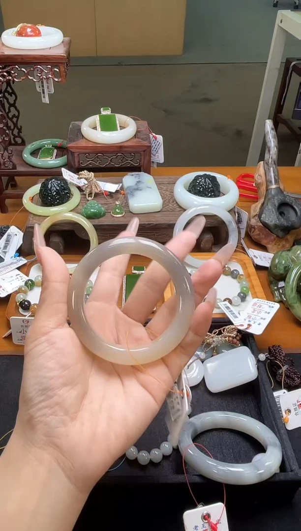 未镶嵌手镯和田玉青海藕粉带烟紫 56圈