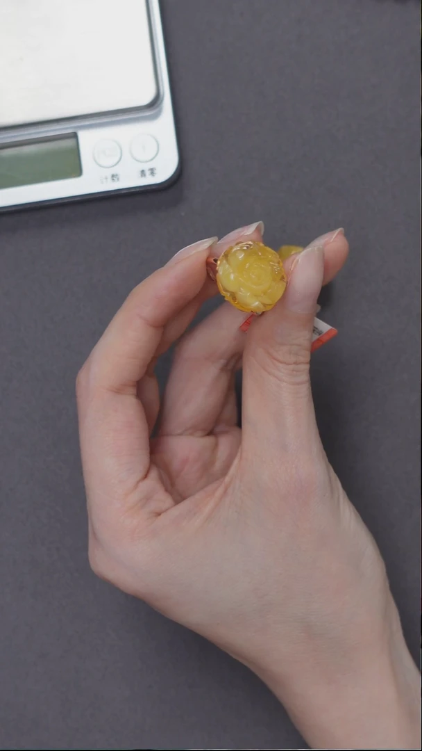 【闪购商品】琥珀戒指银S925镶嵌蜜蜡牡丹花戒指