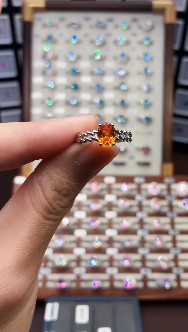 银S925镶嵌戒指石榴石（芬达石）111