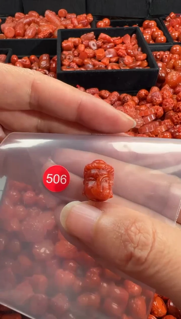 颈饰未镶嵌南红玛瑙1