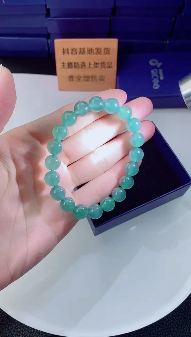 颈饰未镶嵌翡翠   `