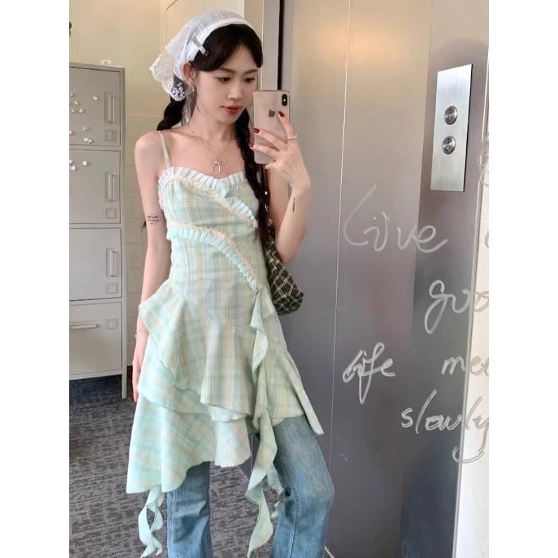 薄荷曼波绿色连衣裙女夏季新款碎花抹胸不规则裙子性感多巴胺短裙