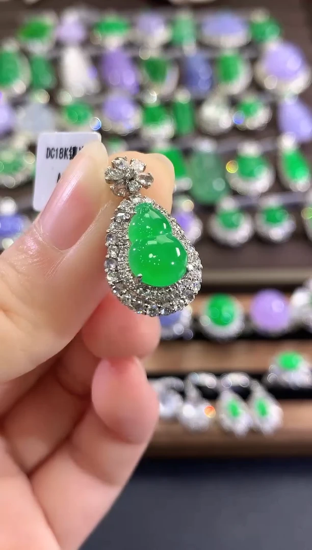 吊坠(不含链)18K金镶嵌翡翠v23