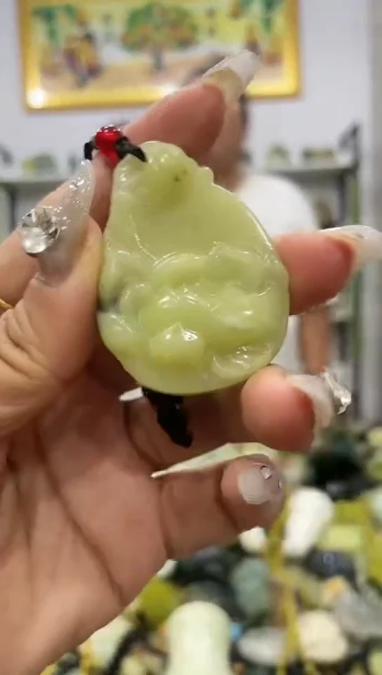 岫玉未镶嵌吊坠