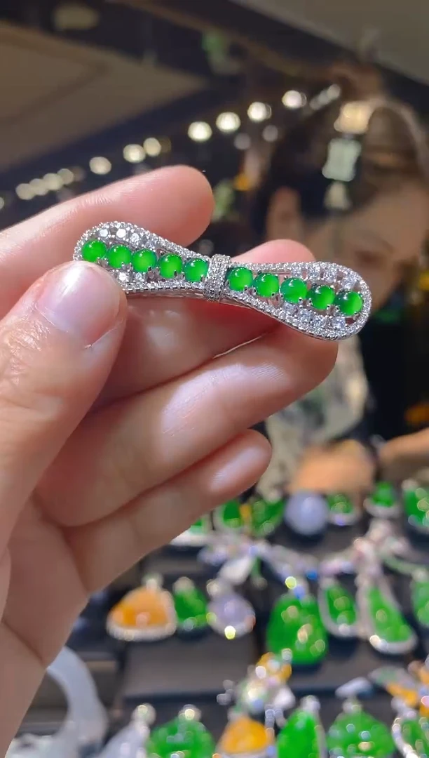 【闪购商品】翡翠吊坠(不含链)银S925镶嵌014（多样性发货）